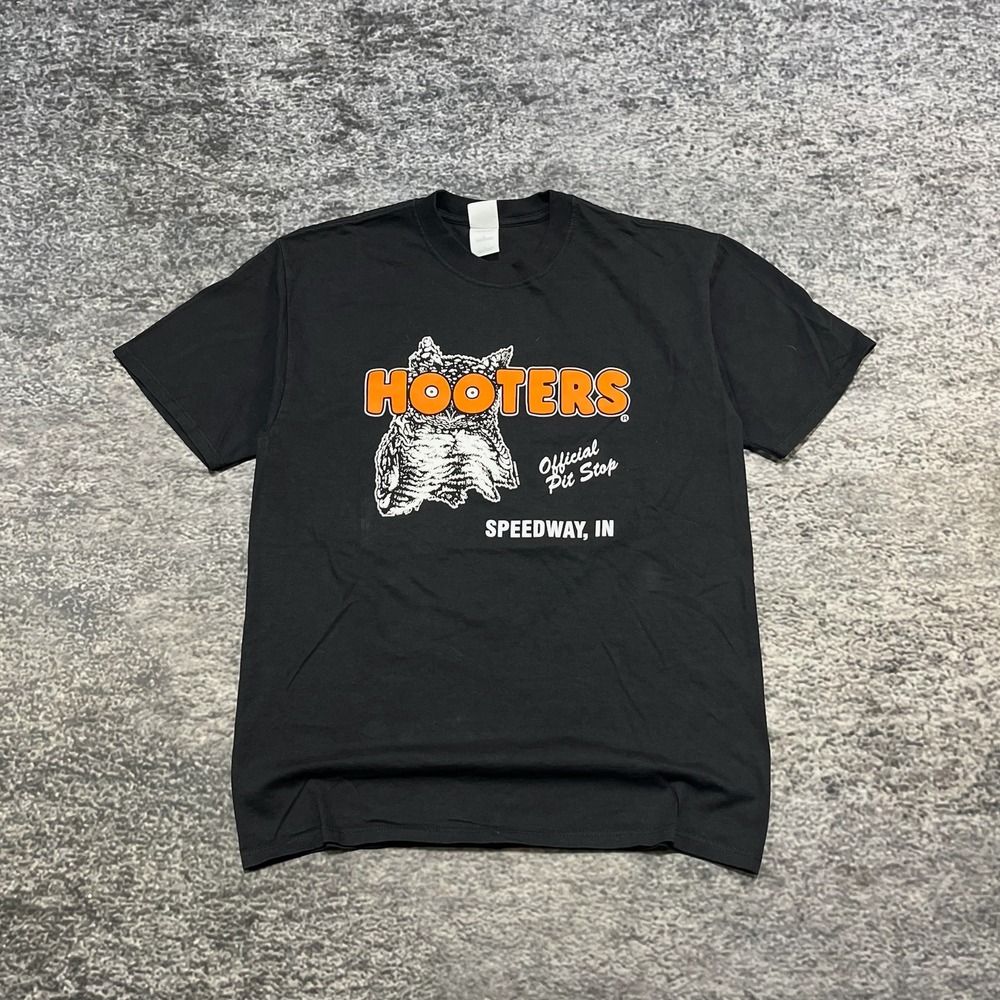 Vintage Hooters T Shirt Speedway, Indiana Mens Size‎ Large 90s